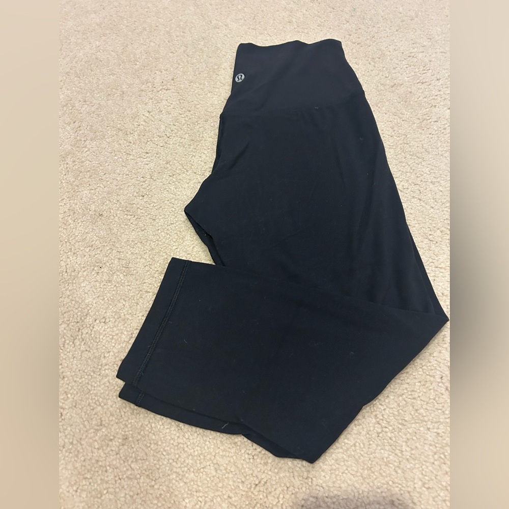 lululemon athletic align cropped Black legging size 6